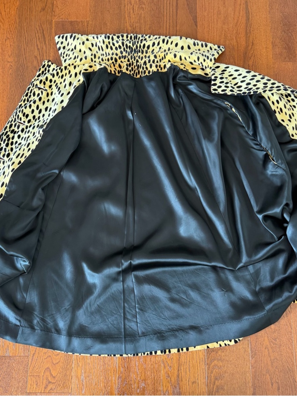 Vintage Cheetah Print Cape Travelcoats by Naman Leopard Print Glam - Picture 10 of 10